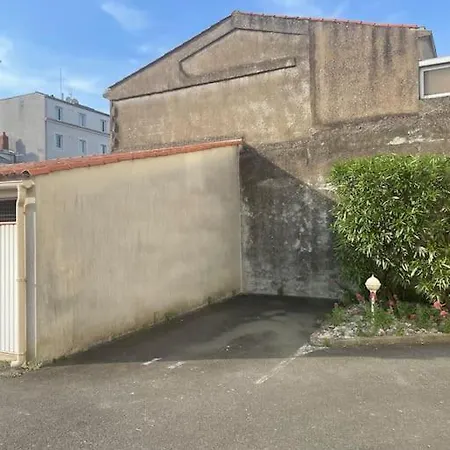 Le Louvre - Balcon + Parking - Classe 2 * Apartament *