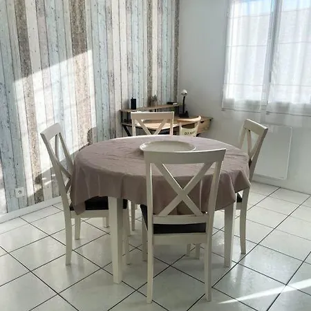 Le Louvre - Balcon + Parking - Classe 2 * Apartament *